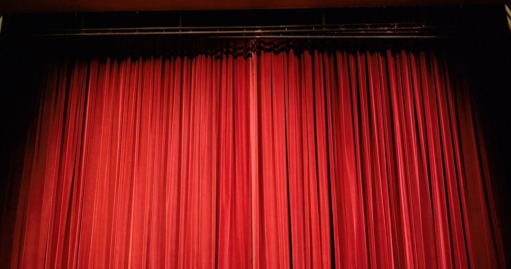 Theater und Abgrenzung 1