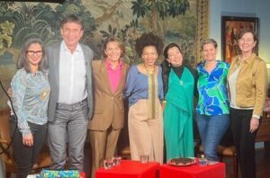 w24-auftritt-1-300x198 Glücklich leben 6